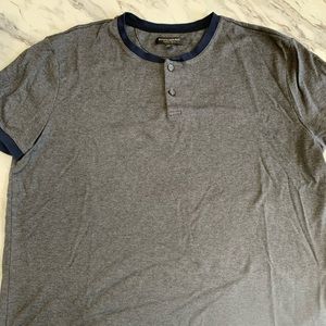 Short sleeve T-shirt, Henley